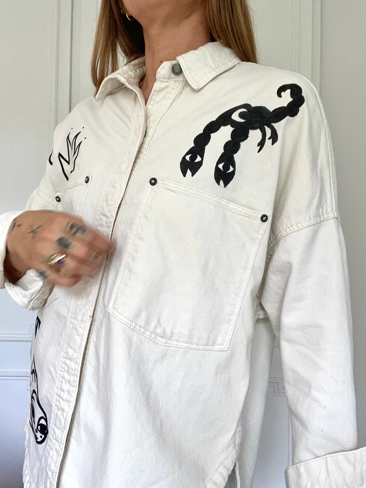 Hand painted *Vase & scorpion* jacket
